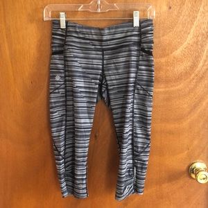 Athleta 3/4 length XS leggings